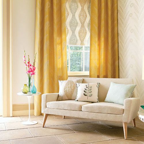 Tkaniny i tapety Juniper marki Harlequin: roleta Betula, 505 zł/m, zasłony Formosa, 341 zł/m.