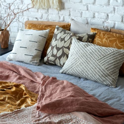 tkaniny które ocieplą sypialnię