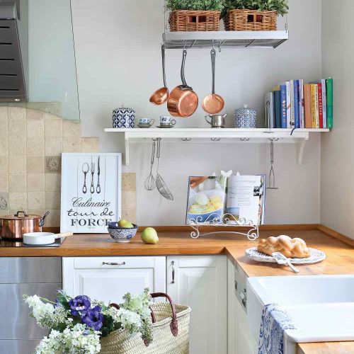 biała kuchnia w stylu prowansalskim