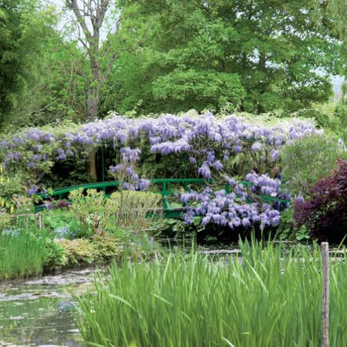 To ten mostek możemy podziwiać na płótnach Claude Moneta.