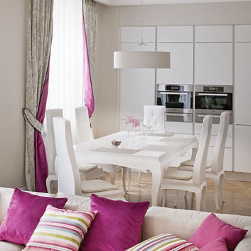 Białe mieszkanie w kamienicy