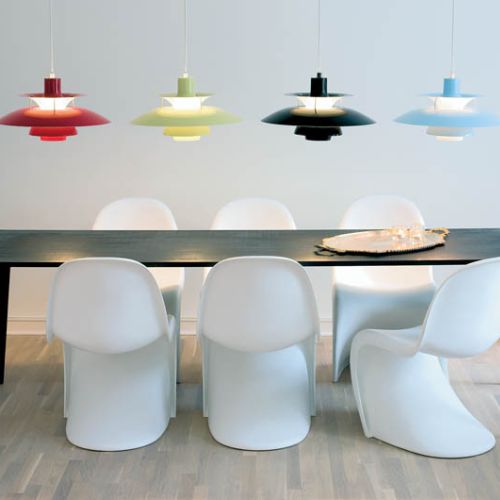 Lampa, która grała z Bondem