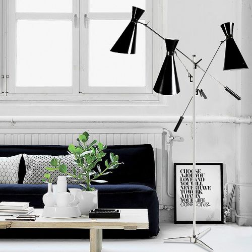 Trzy lampy w jednej, Stanley, DELIGHTFULL