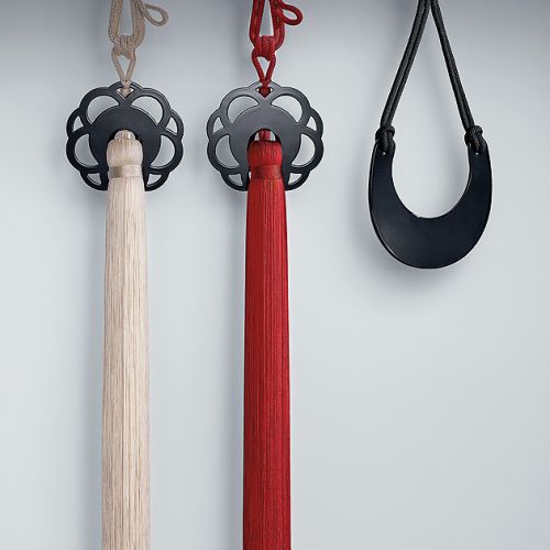 Ulf Moritz zestawia skórę i jedwab, chwost Lotus kosztuje 1000 zł, DECODORE