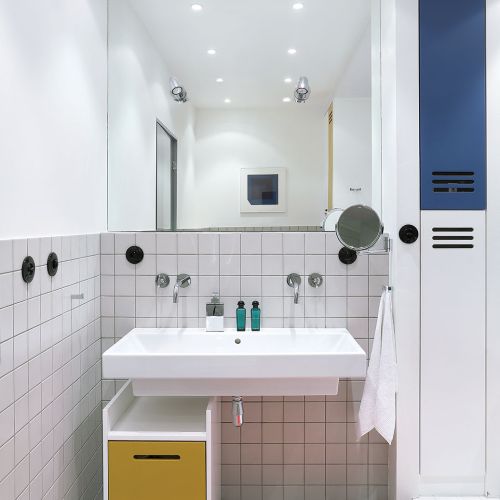 Umiar, minimalizm, jasne kolory. Polski modernizm z duńskimi pomysłami