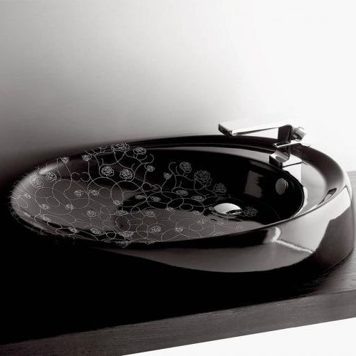 Umywalka Bohemian-Nero Decoratio firmy Simas kosztuje 3458 zł. Oryginalna bateria Lulu firmy Dornbracht - 2119 zł. MAX-FLIZ