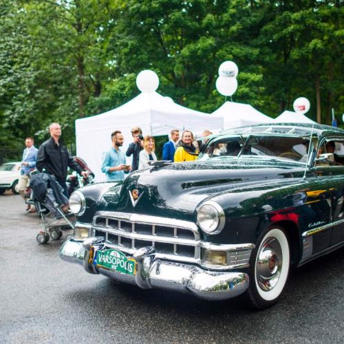 Varsopolis to święto dla entuzjastów historycznej motoryzacji i wyrafinowanego stylu. To połączenie najpiękniejszych