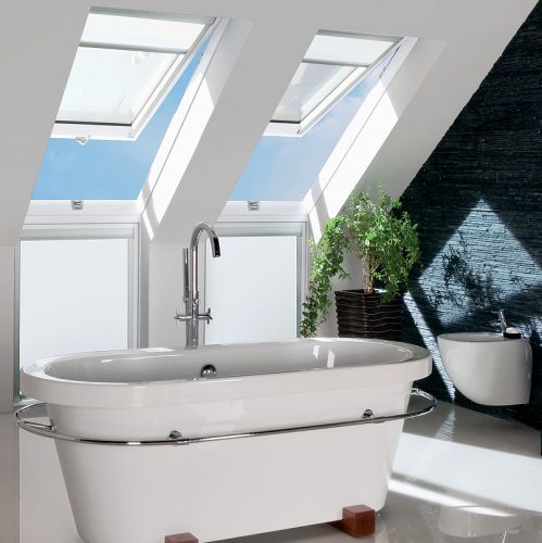 W kuchni i łazience warto zamontować odporne na wilgoć okna z PVC. Za PPP-V preSelect zapłacimy od 1639,59 zł, FAKRO