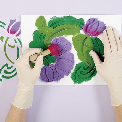 W kwiaciarniach pojawiły się pierwsze dzwonki. Drobne, fioletowe, na pewno ozdobią mieszkanie. Aby długo i