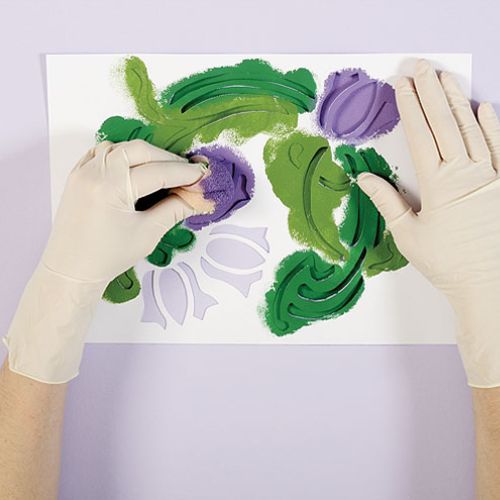 W kwiaciarniach pojawiły się pierwsze dzwonki. Drobne, fioletowe, na pewno ozdobią mieszkanie. Aby długo i