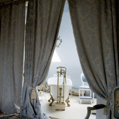 Stylowa łazienka na poddaszu.