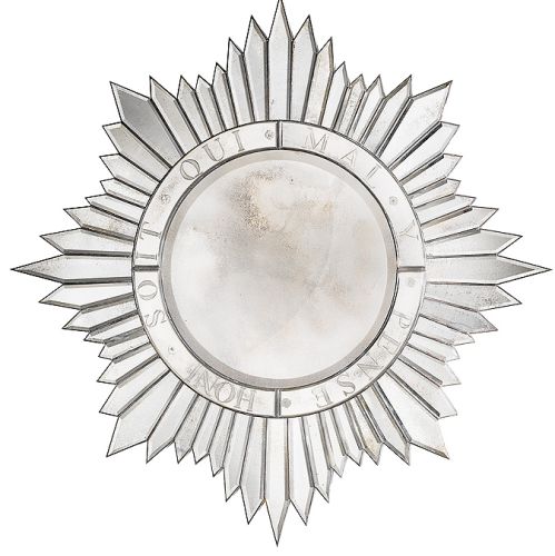 W stylu art déco, MSPACE. Lustra jak płatki śniegu