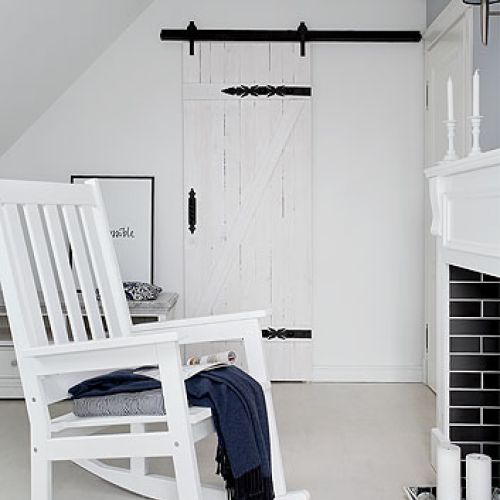 W tej aranżacji wnętrz znalazła połączenie amerykańska elegancja, angielska przytulność i skandynawska prostota.