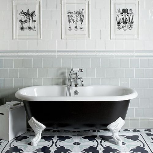 Wanna Bentley (marka Imperial) od 2260 euro, obrazki Botanic – ok. 110 euro/szt., płytki ścienne – ok. 38 euro/m²,