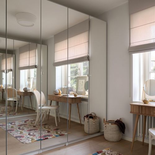 przytulne domowe biuro w sypialni