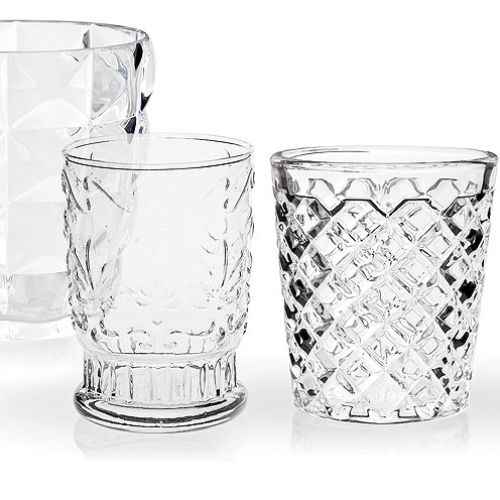 Wazony na wiosenny stole. Szklane dekoracje do domu.