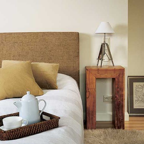 Według feng shui łóżko obowiązkowo musi stać głową do ściany, tak żeby był do niego łatwy dostęp z trzech stron.