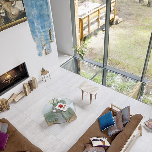 Widok z antresoli. Dom z prawdziwą tężnią