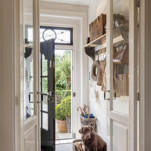 Mieszają się tu style rustykalny z prowansalskim, a wszystko okraszone jest szczyptą angielskiego charakteru.