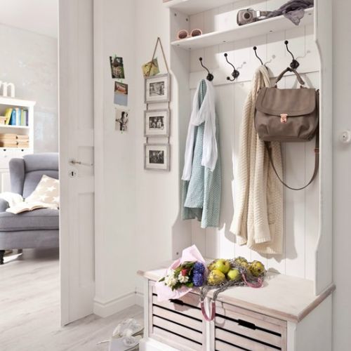 Wielkofunkcyjne meble bądą praktycznym rozwiązaniem w niewielkim holu. Fot.: Seart