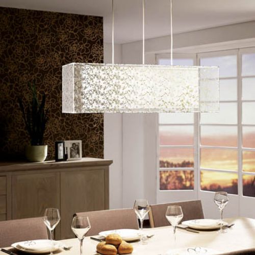 Wisząca lampa Erno firmy Massive z roślinnym nadrukiem kosztuje 409 zł. ELEKTROMAG