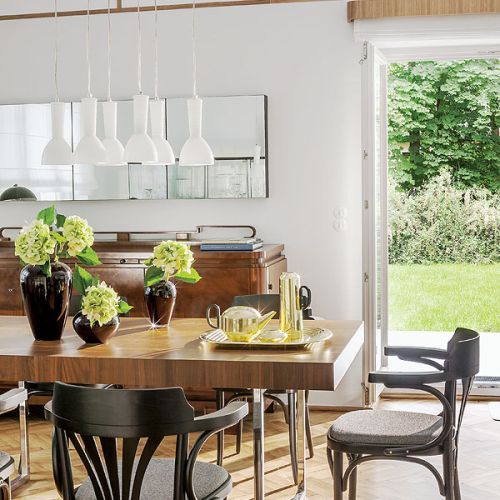 Witrynki na kolekcję szkła - IKEA. Art déco pod wysoką daglezją