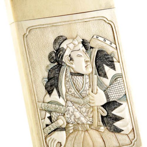 Wizytownik japoński w stylu shibayama, z kolekcji Włodzimierza Hermana, fot. G. Kołodziej i J. Twardowski/JTFOTO.DK