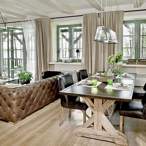 Właścicielka nie chciała wnętrza kobieco-francuskiego bo w domu mieszkaja również czterej mężczyźni. To dlatego wybrała