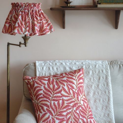 wnętrza w stylu granny chic i grandmillennial