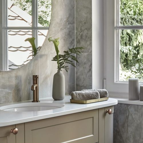 szara łazienka styl modern classic