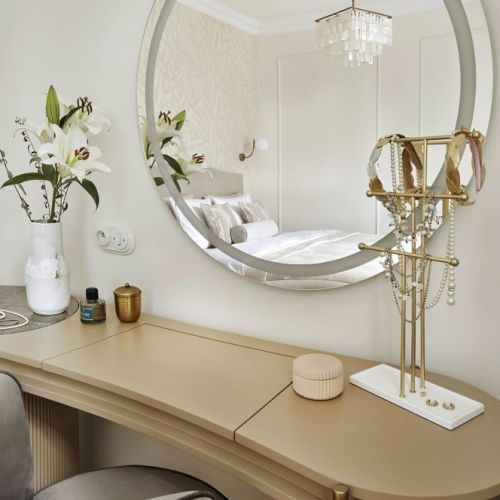 styl modern classic toaletka w sypialni