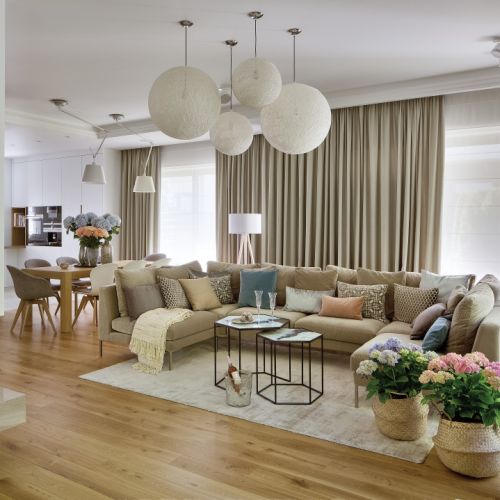 Przytulny dom ze skandynawska nutą. Tak mieszkają Katarzyna i Mateusz w domu w nowoczesnym stylu.