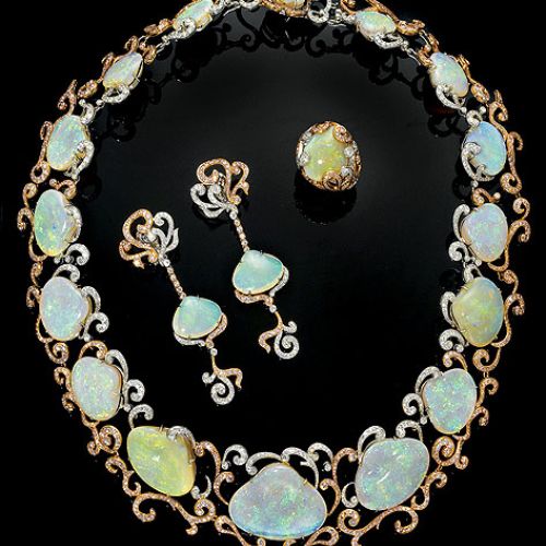 Wspomnienie oceanu : opale kryształowe – muszelki i różowe diamenty, bonhams.com