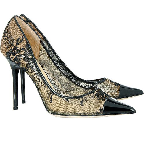 Www.jimmychoo.com: szpilki z koronką, cena 495 euro.