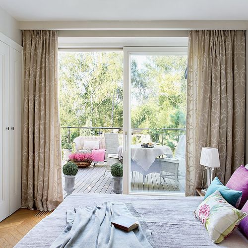 Wyjście na taras z sypialni. Zabawa z kolorami