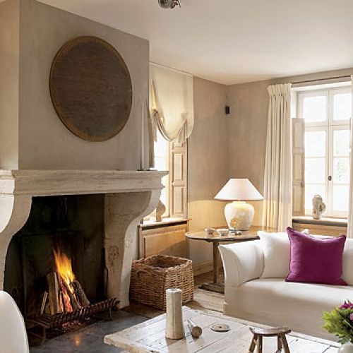 XIX-wieczny gzyms dopasowany do współcześnie zrobionego kominka.