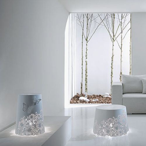 Z perforowanego metalu zaprojektowany przez Mattea Ugoliniego dla firmy Karman. MESMETRIC