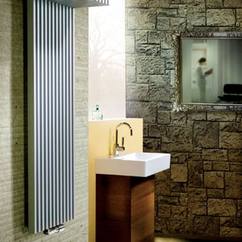 Z półeczką do ogrzania ręczników, od 4900 zł. VASCO/THERMIC