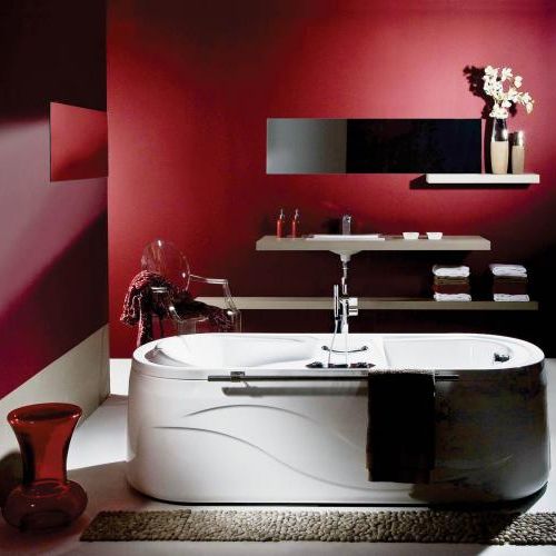 Za wannę Liwia firmy Poolspa zapłacimy 3359 zł, za umywalkę Diverta - 643 zł. Termostatyczna