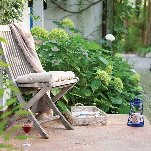 Zakątek do odpoczynku. Tajemniczy ogród w środku Warszawy