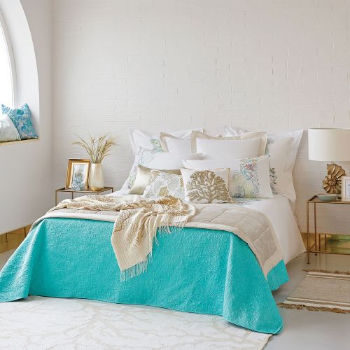 Dekoracyjna poszwa na kołdrę z wielobarwnym haftem, bawełna perkalowa, cena 239 zł, do tego ozdobne