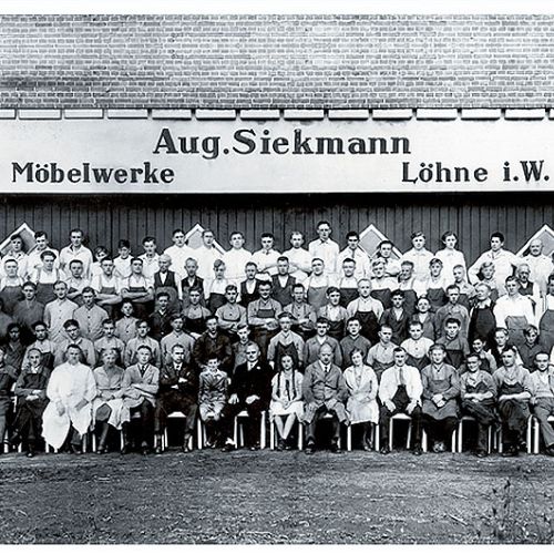 Zdjęcie pracowników firmy, rok 1930. Nic dodać, nic ująć