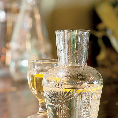 Ze szkła rytowanego. Do wódeczki