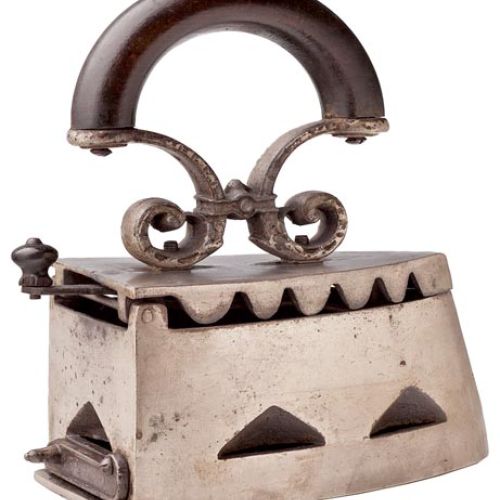 Żelazko na węgiel drzewny, żeliwo niklowane, Niemcy, koniec XIX w., Muzeum Narodowe we Wrocławiu