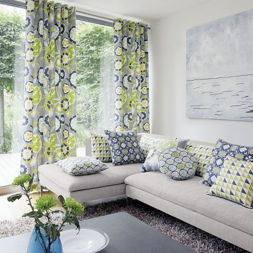 ...Znajdziemy je na poduchach i zasłonach z kolekcji Impressions. Studio G przygotowało cztery motywy w