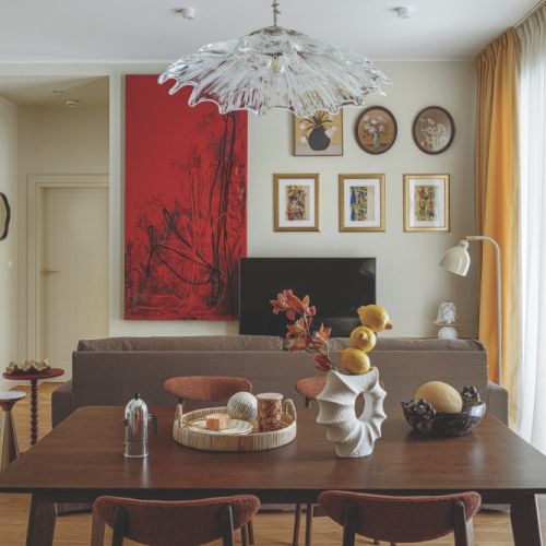 żółte i pomarańczowe akcenty w mieszkaniu 45 m2