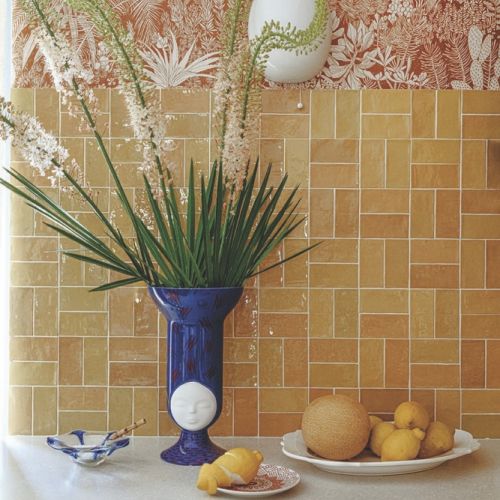 żółte płytki w kuchni