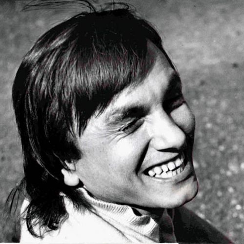 Życiorys artysty, który nazywany był też łobuzem, alkoholikiem i myślicielem.