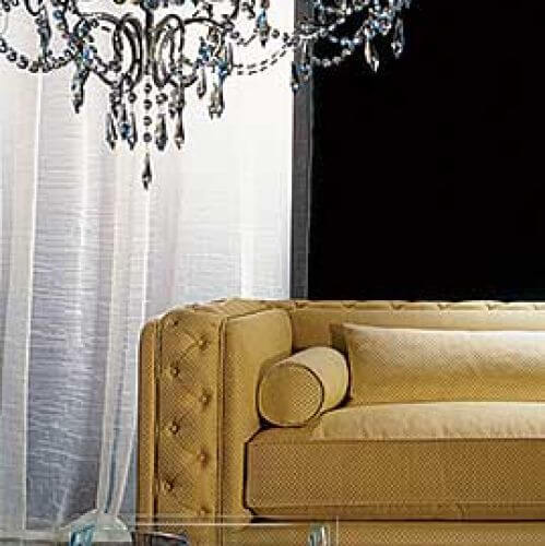 Żyrandol sygnowany logo Swarovskiego kosztuje 25 500 zł. PATT MEBEL, GALERIA ARTE INTERIOR