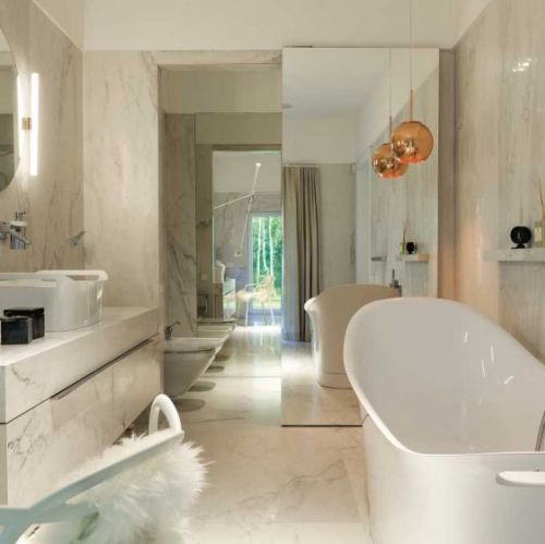 Jakie trendy aranżacyjne królują w wystroju modnych łazienek? Zobacz najpiękniejsze aranżacje łazienek według